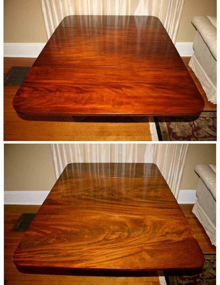 Composed Pair of New York Classical Drop-Leaf Tables In Good Condition For Sale In Woodbury, CT