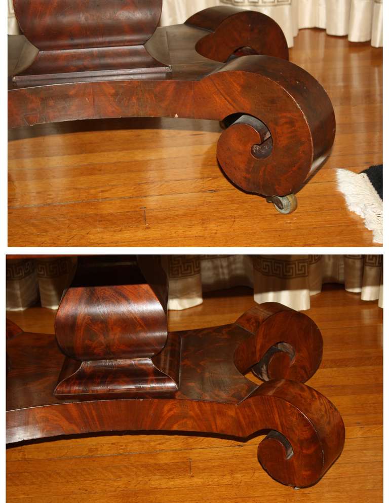 19th Century Composed Pair of New York Classical Drop-Leaf Tables For Sale