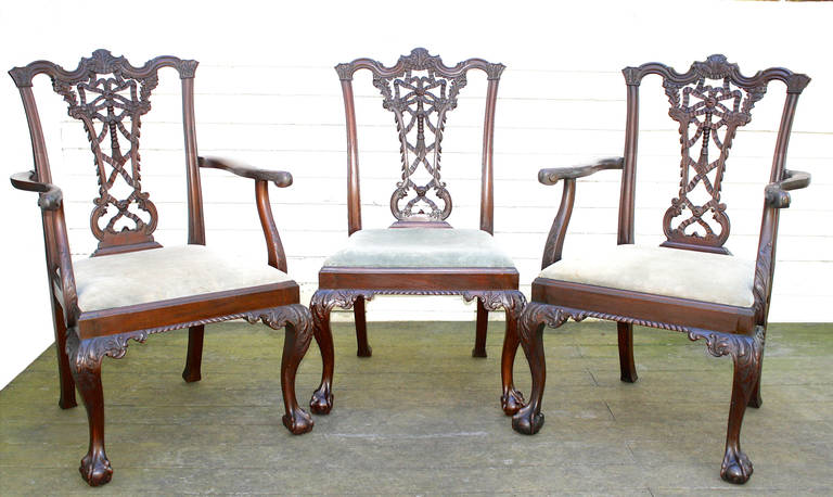 TEN Irish Chippendale Manner Mahogany Dining Chairs In Good Condition In Woodbury, CT