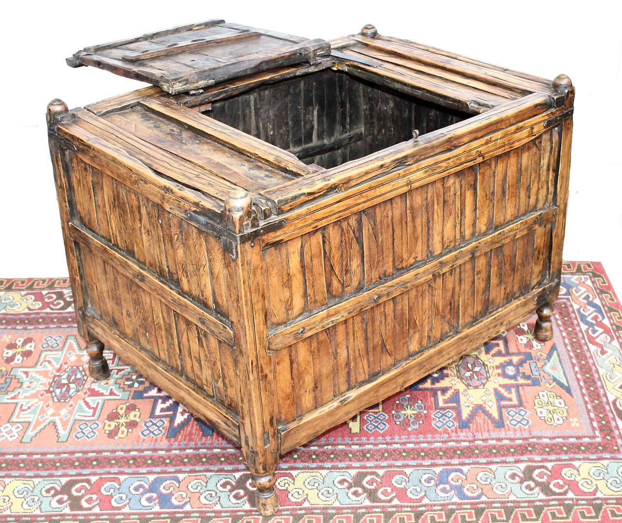 Asian Footed Coffer or Kindling Box In Distressed Condition For Sale In Woodbury, CT