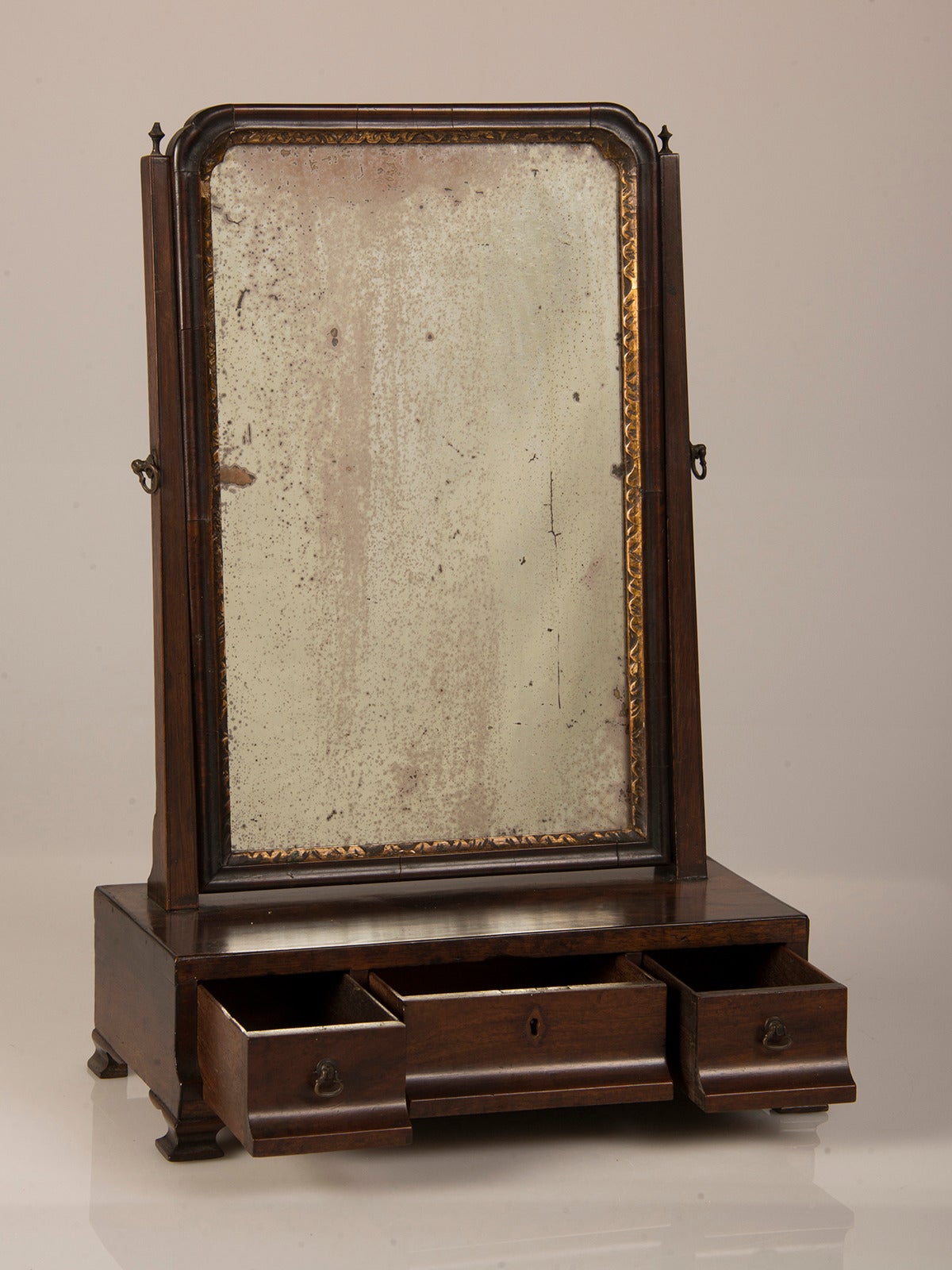 Antique English George III Period Mahogany Dressing Mirror, circa 1790 In Excellent Condition For Sale In Houston, TX
