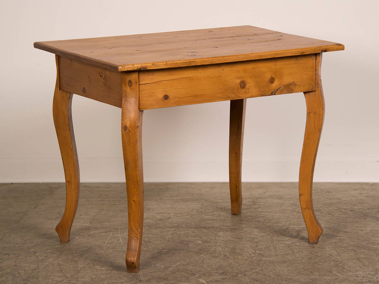 Late 19th Century Large Louis XV Style French Pine Table circa 1875 For Sale