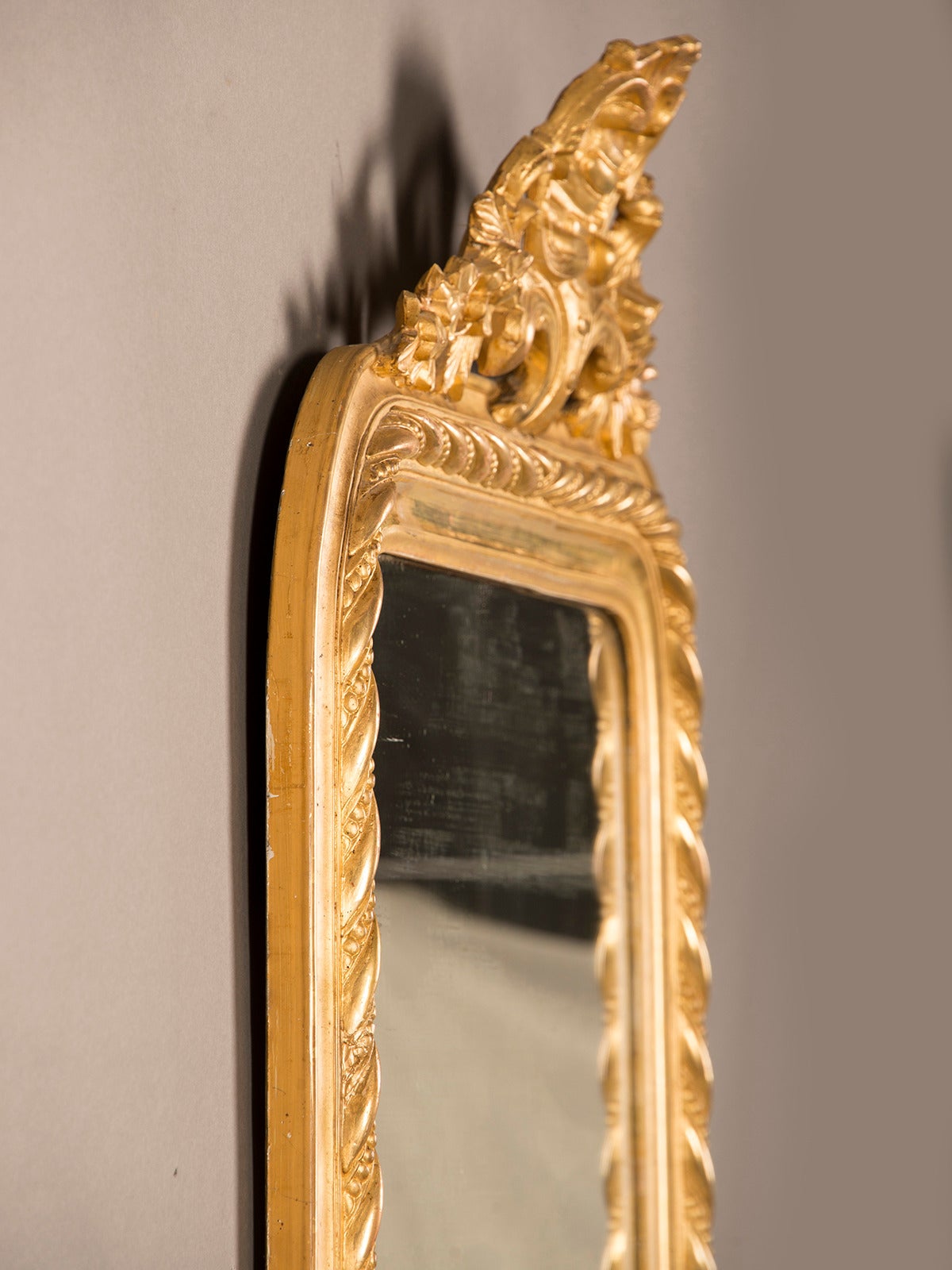 Louis Philippe Gold Leaf Mirror with Cartouche, France circa 1885 (33