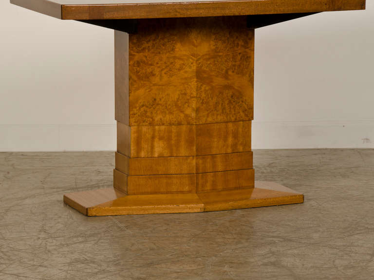 Mid-20th Century Art Deco Period Burl Walnut and Palisander Wood Pedestal Table, Italy circa 1930