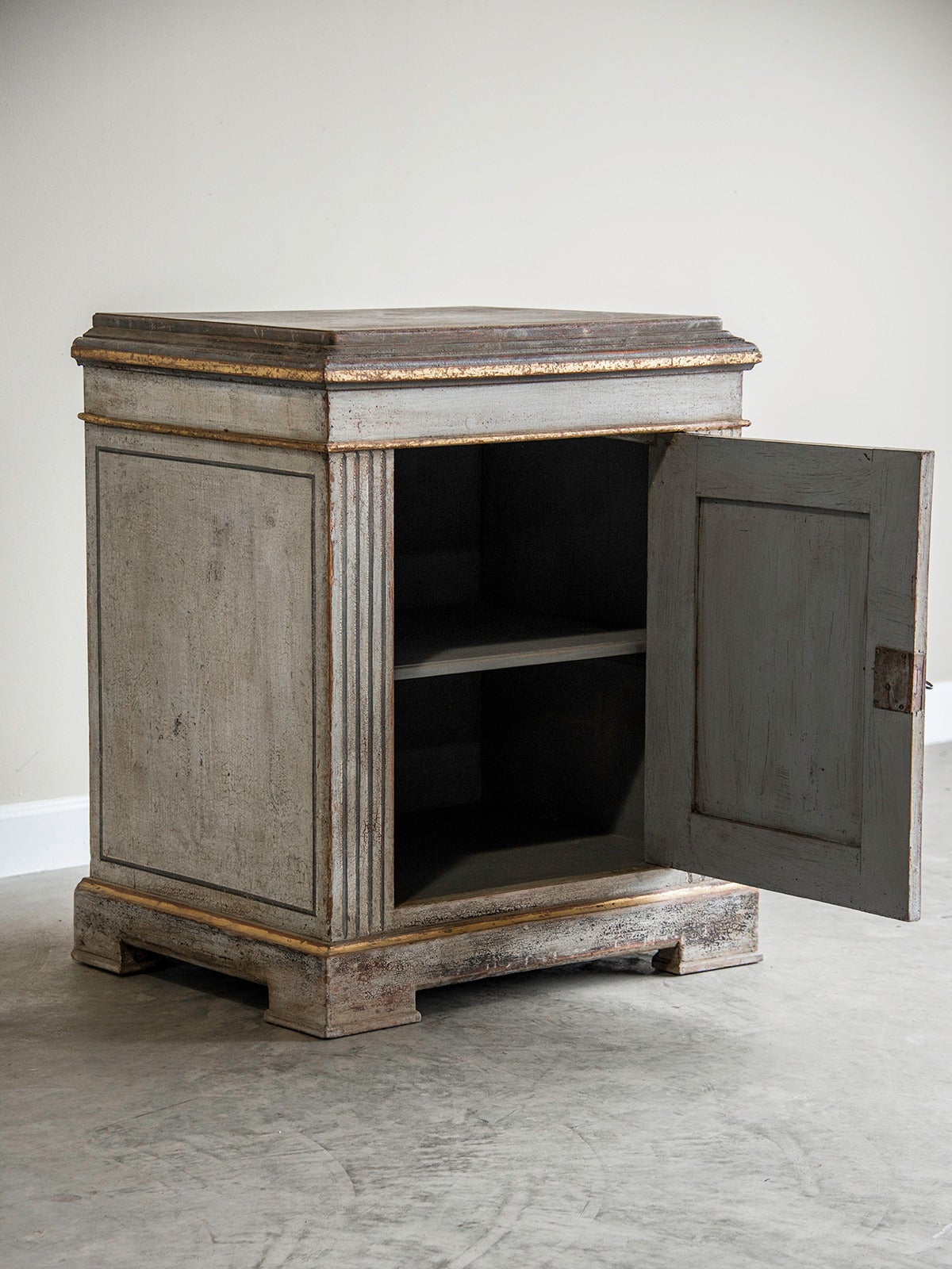 Neoclassical Single-Door Cabinet, Painted and Gilded, Germany, circa 1800 2