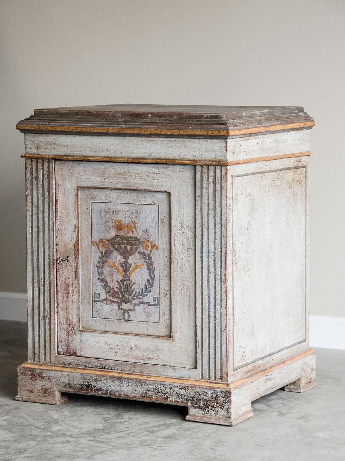 Neoclassical Single-Door Cabinet, Painted and Gilded, Germany, circa 1800 In Excellent Condition In Houston, TX