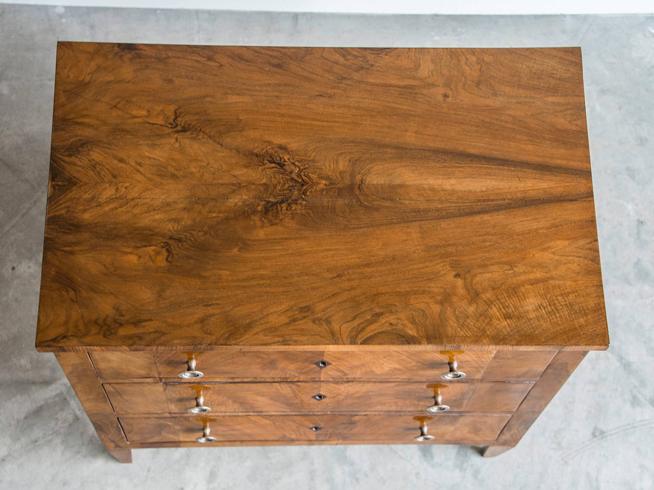 Early 20th Century Pair of Biedermeier Style Matched Walnut Chests, Austria circa 1900