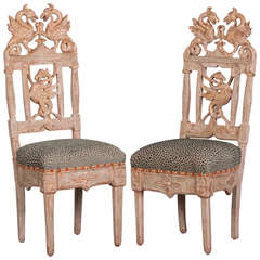 Pair of Neoclassical Chairs with Gryphon Carving from Italy circa 1790, Painted and Gilded Finish