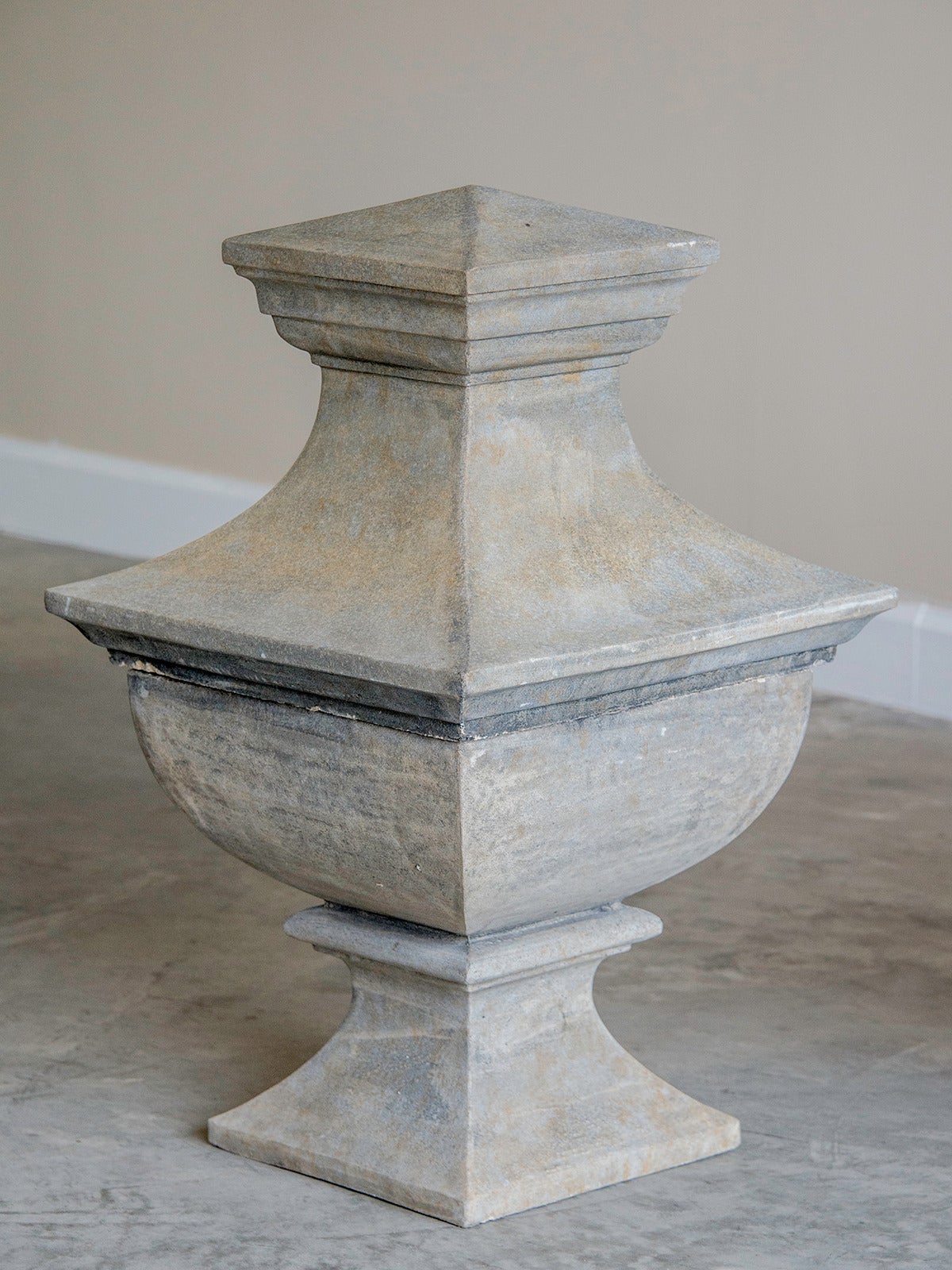 Pair of Vintage French Stone Architectural Finials in Two Pieces, circa 1930 In Excellent Condition For Sale In Houston, TX