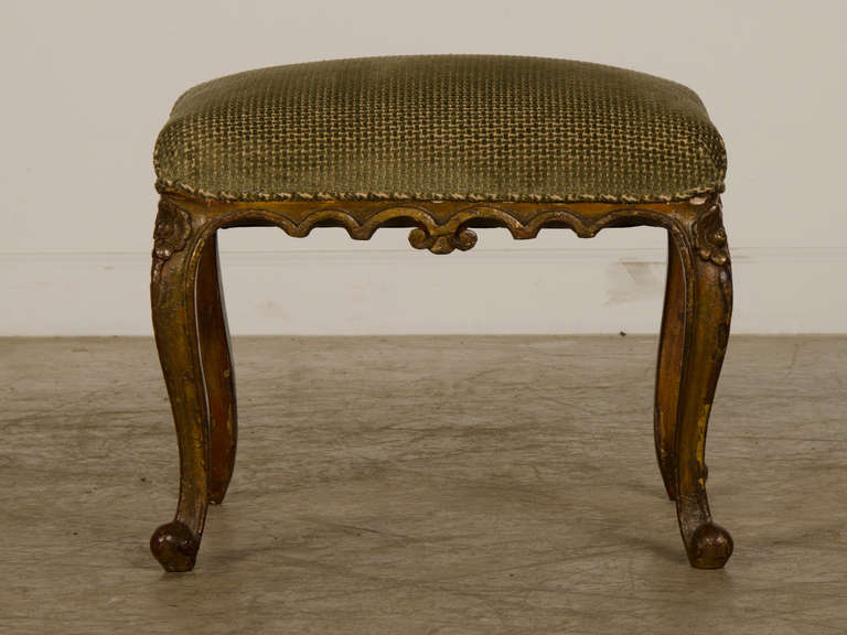 Antique French Louis XV Style Bench, Painted and Gilded Finish circa 1890 In Excellent Condition In Houston, TX