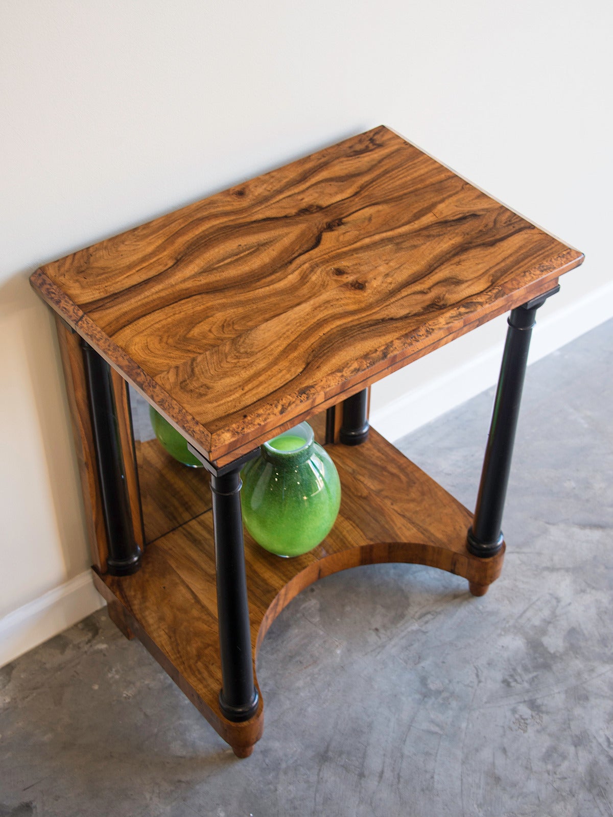 Early 19th Century Antique Austrian Biedermeier Walnut Console Table, Mirrored Back, circa 1825