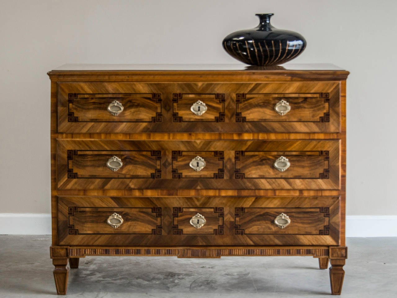 Louis XVI Period Inlaid Walnut Chest of Drawers, South Germany circa 1785 In Excellent Condition In Houston, TX