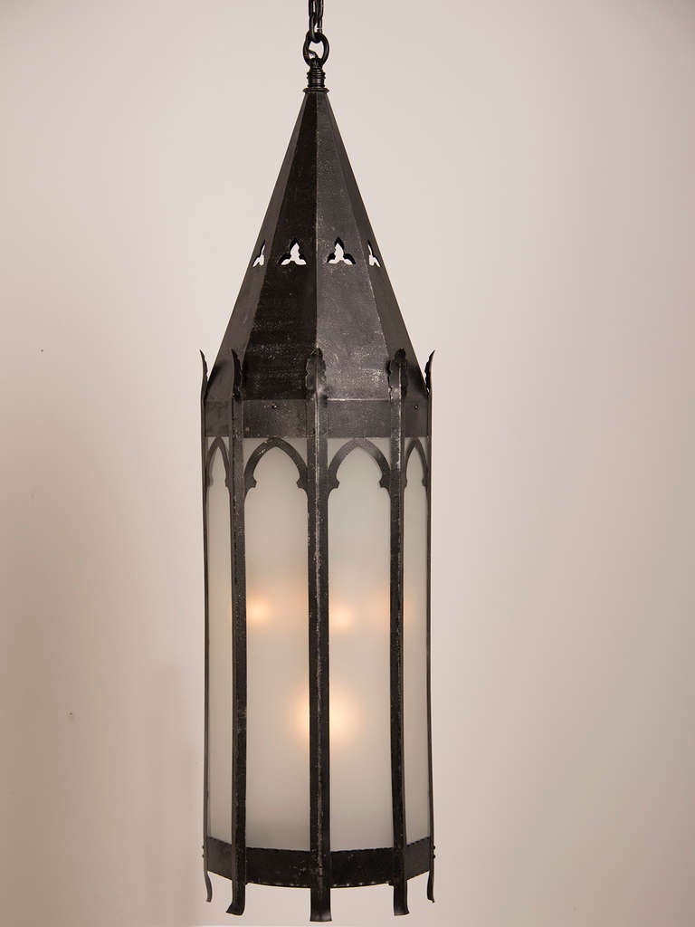 Antique French Gothic Style Iron Lantern, Strasbourg, circa 1895 In Excellent Condition For Sale In Houston, TX