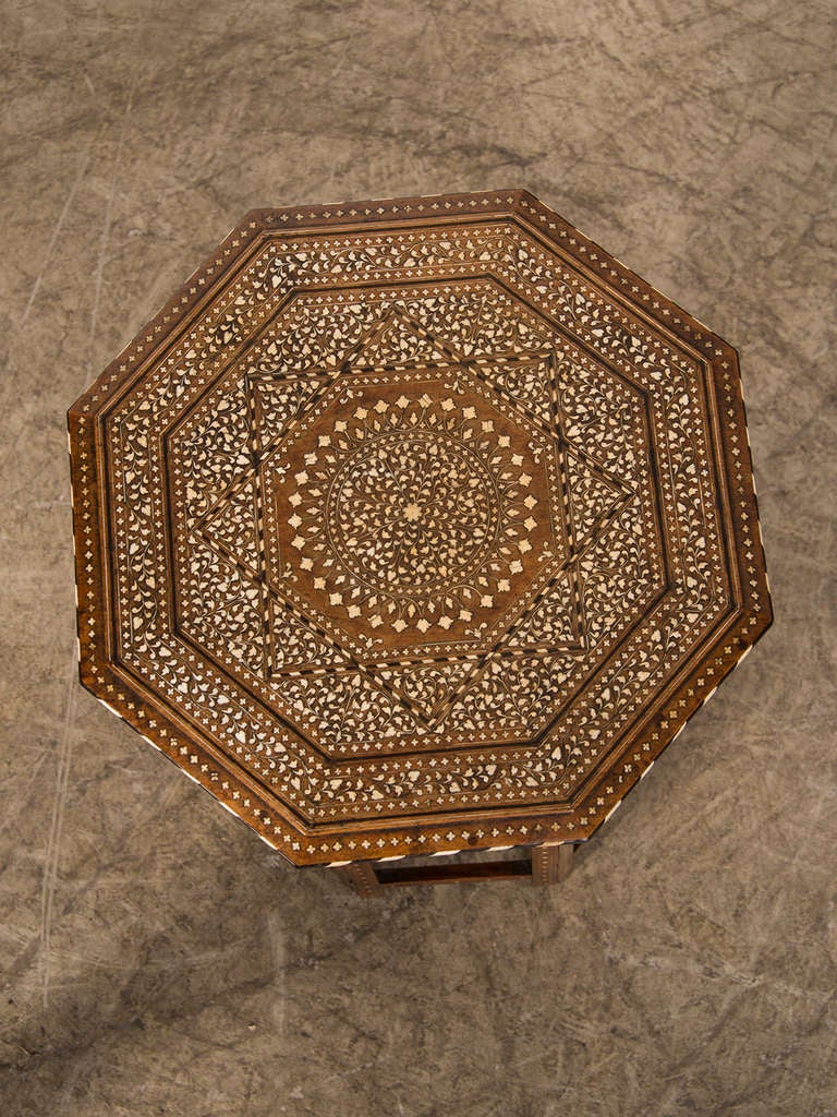 Syrian Octagonal Table Inlaid With Bone From Damascus c.1900 In Excellent Condition In Houston, TX