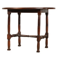 Beautiful oval walnut timber table from Italy c. 1780