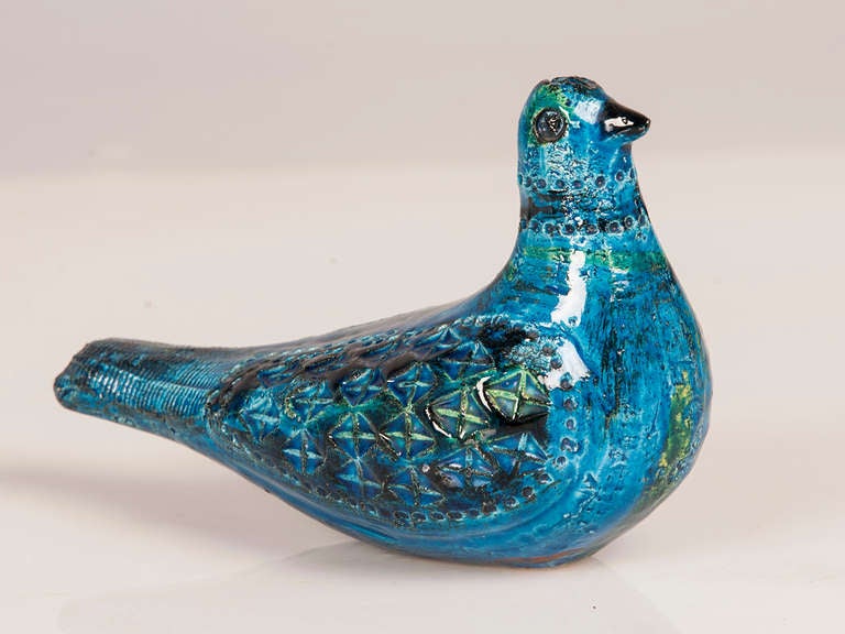 Mid-Century Modern Italian Bitossi Turquoise Glazed Ceramic Figure of a Seated Bird, circa 1965
