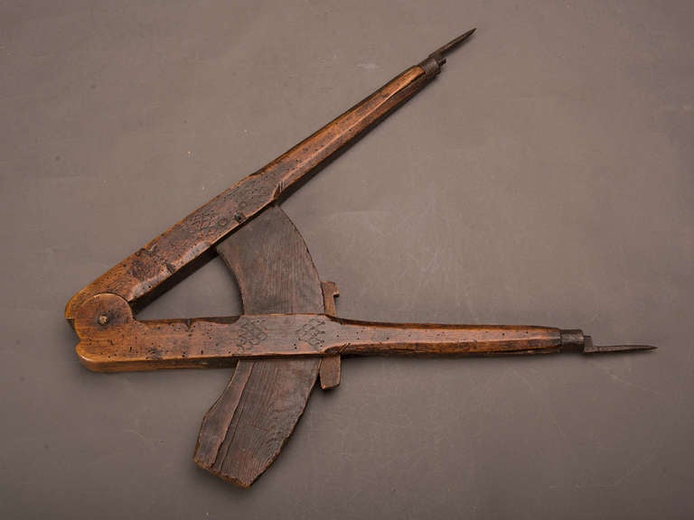 Extra Large Wooden Compass, France, circa 1890 In Excellent Condition In Houston, TX