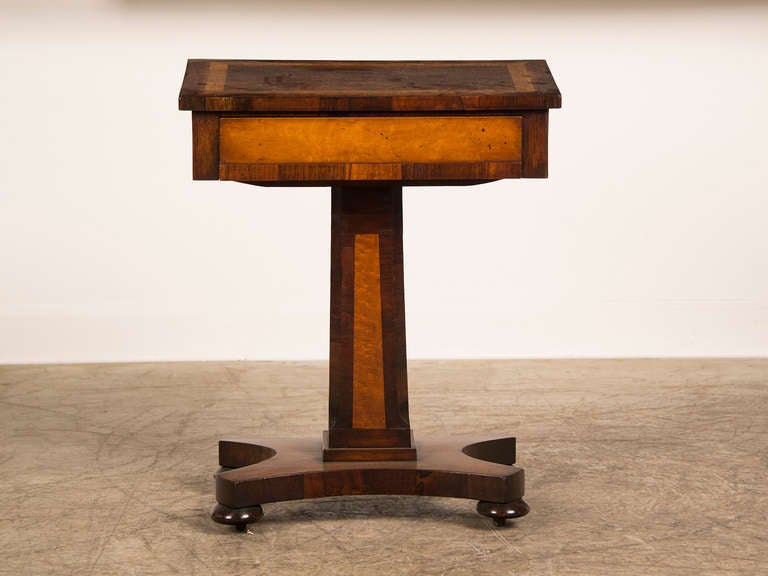 Rosewood William IV period rosewood and walnut pedestal table with drawer, England c.1835