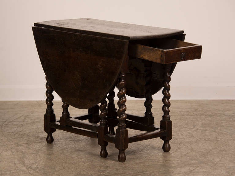 Antique English George III Period Oak Drop Leaf Table circa 1790 3