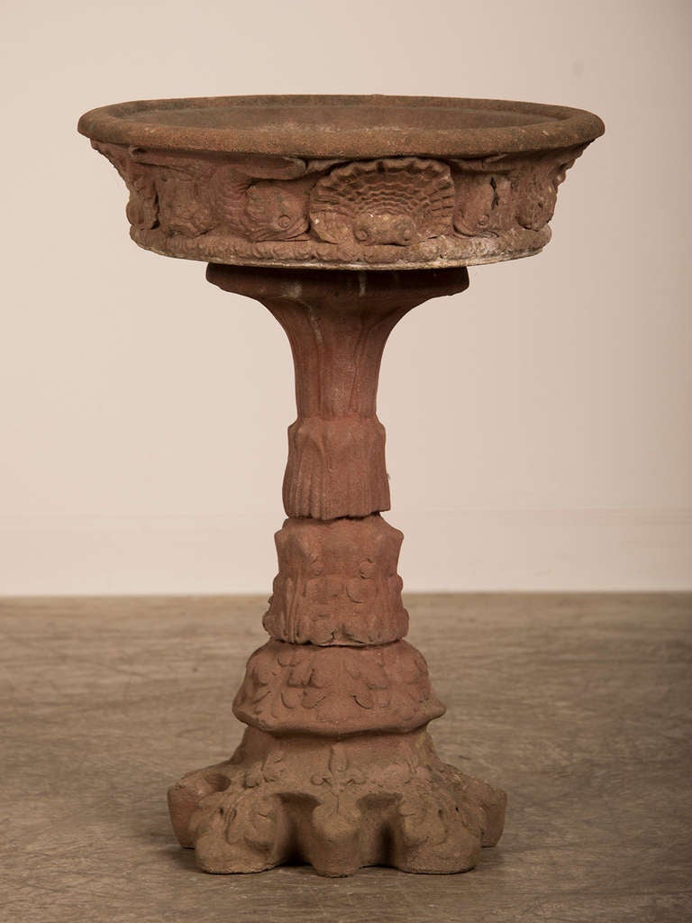 Vintage French Cast Stone Bird Bath circa 1940 In Excellent Condition For Sale In Houston, TX