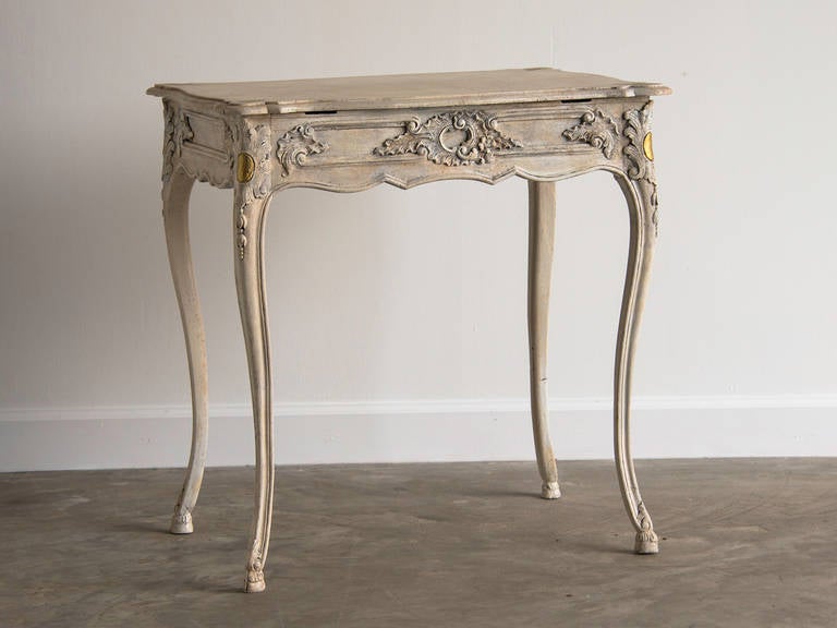 Antique French Louis XV Style Painted, Carved Centre Table circa 1890 In Excellent Condition In Houston, TX