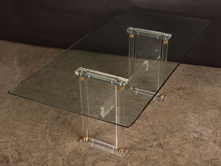 Vintage French Mid-Century Modern Lucite and Glass Table, circa 1960 4