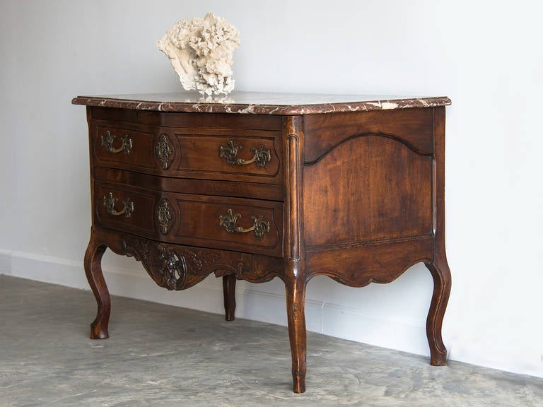 Antique French Louis XV Period Carved Walnut Commode with Marble Top, circa 1760 In Excellent Condition For Sale In Houston, TX