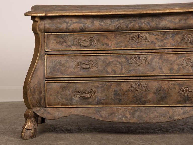 Antique Dutch Bombe Oak Chest of Drawers, Painted Finish, circa 1800 In Excellent Condition In Houston, TX