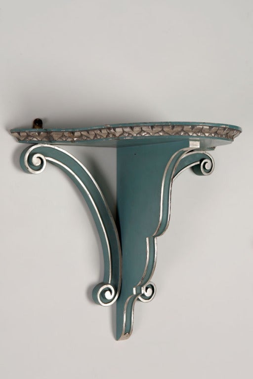 Pair of Arts and Crafts Period Painted Antique English Wall Brackets, circa 1890 In Excellent Condition In Houston, TX