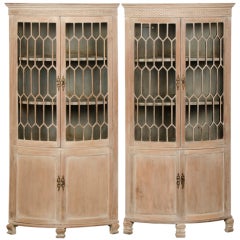 Antique A pair of Georgian style corner cabinets from England c.1890
