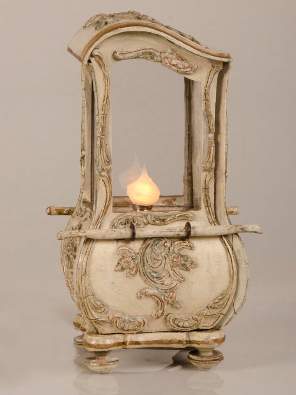 Louis XV Style Painted and Carved Wood Sedan Chair Lamp ca. 1830  In Excellent Condition In Houston, TX
