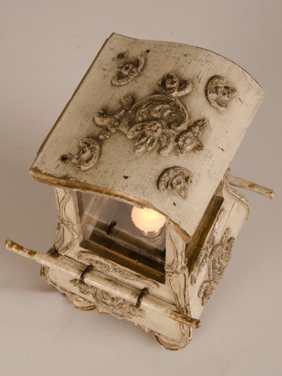 Louis XV Style Painted and Carved Wood Sedan Chair Lamp ca. 1830  3