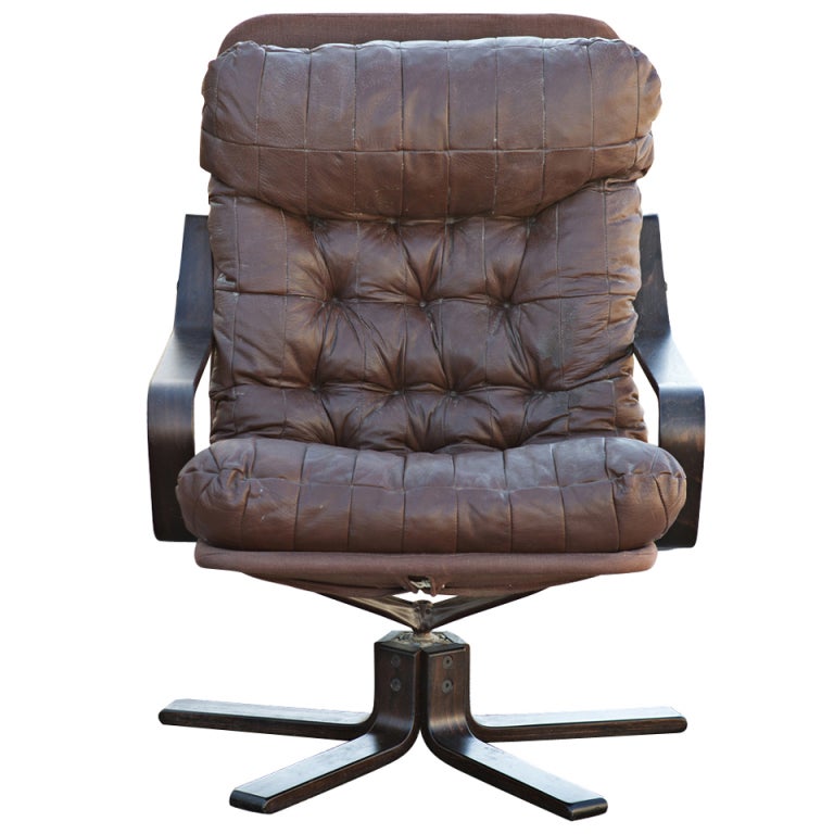 Westnofa Scandinavian Rosewood and Leather Lounge Chair For Sale at 1stdibs