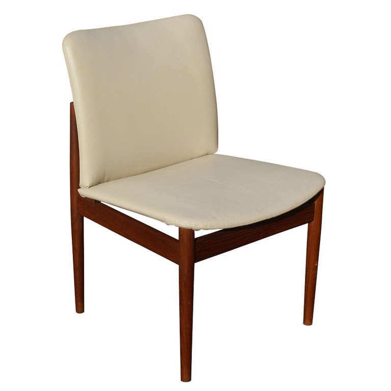 Set of Eight Danish Teak Leather Dining Chairs Finn Juhl Side and Armchairs In Good Condition In Pasadena, TX