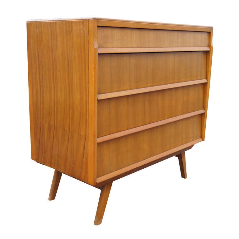 Vintage 60s/70s Danish Modern Teak Avalon Yatton Chest of Drawers.

Drawer dimensions: 33.5" width x 12.75" depth x 5.25" height
