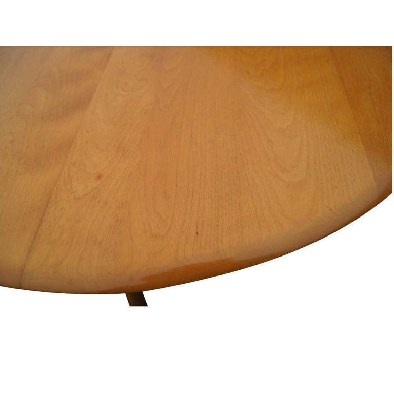 A fine coffee table by Heywood Wakefield. The table is made of solid wood construction with sculptural legs. A very rare find.