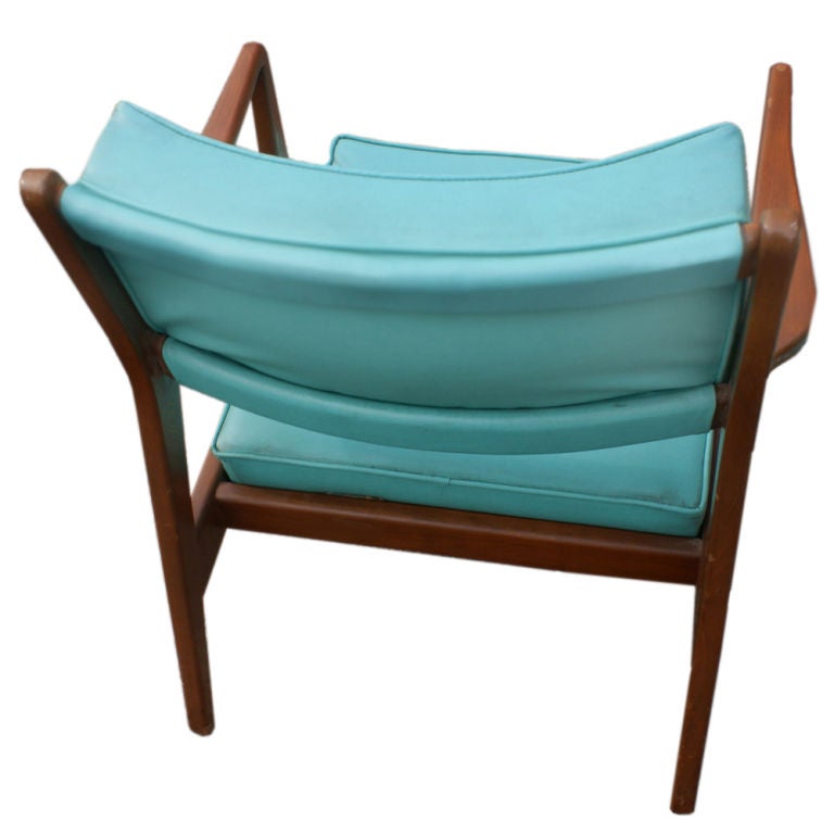 Mid-Century Modern Pair of Jens Risom Walnut Lounge Chairs For Sale