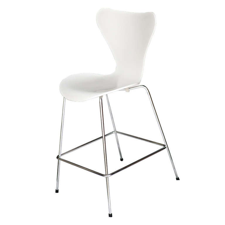 Custom order Lancome Paris Arne Jacobsen Fritz Hansen Bar stool. 

Rather rare custom chair created for Lancome counters in department stores.