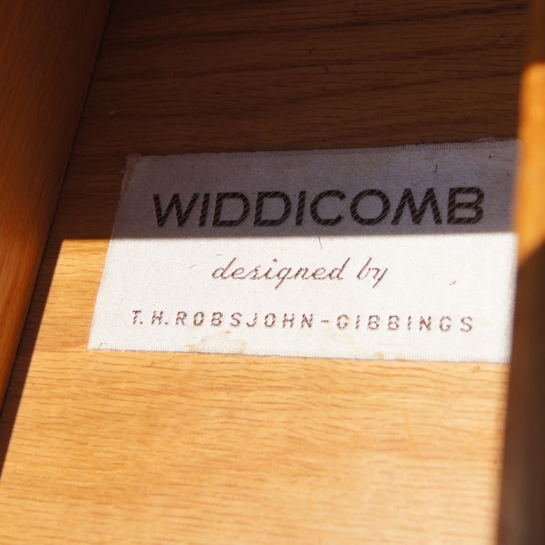 T.H. Robsjohn-Gibbings For Widdicomb Dresser Chest In Excellent Condition In Pasadena, TX