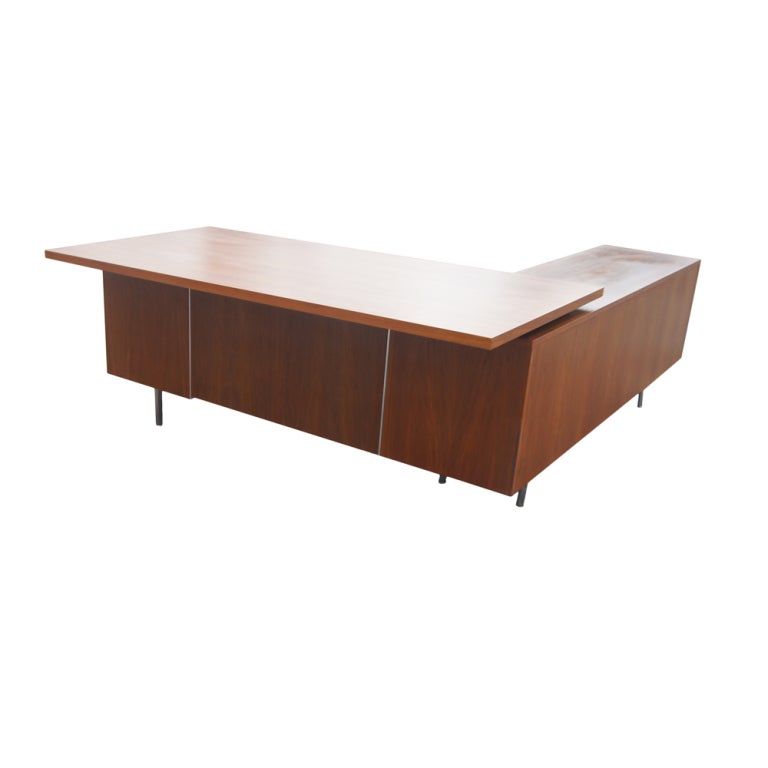 American George Nelson For Herman Miller Walnut Executive Desk