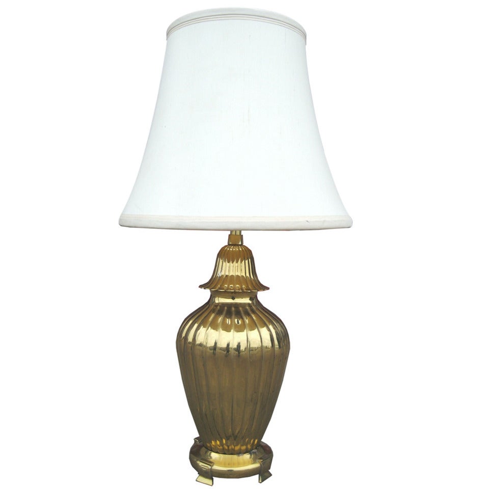 Lampe en laiton côtelé Marbro   en vente