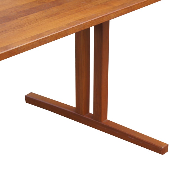 Mid Century Modern Teak Extension Dining Table In Good Condition For Sale In Pasadena, TX