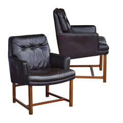 Pair of Brown Leather Dunbar Lounge Chairs 4
