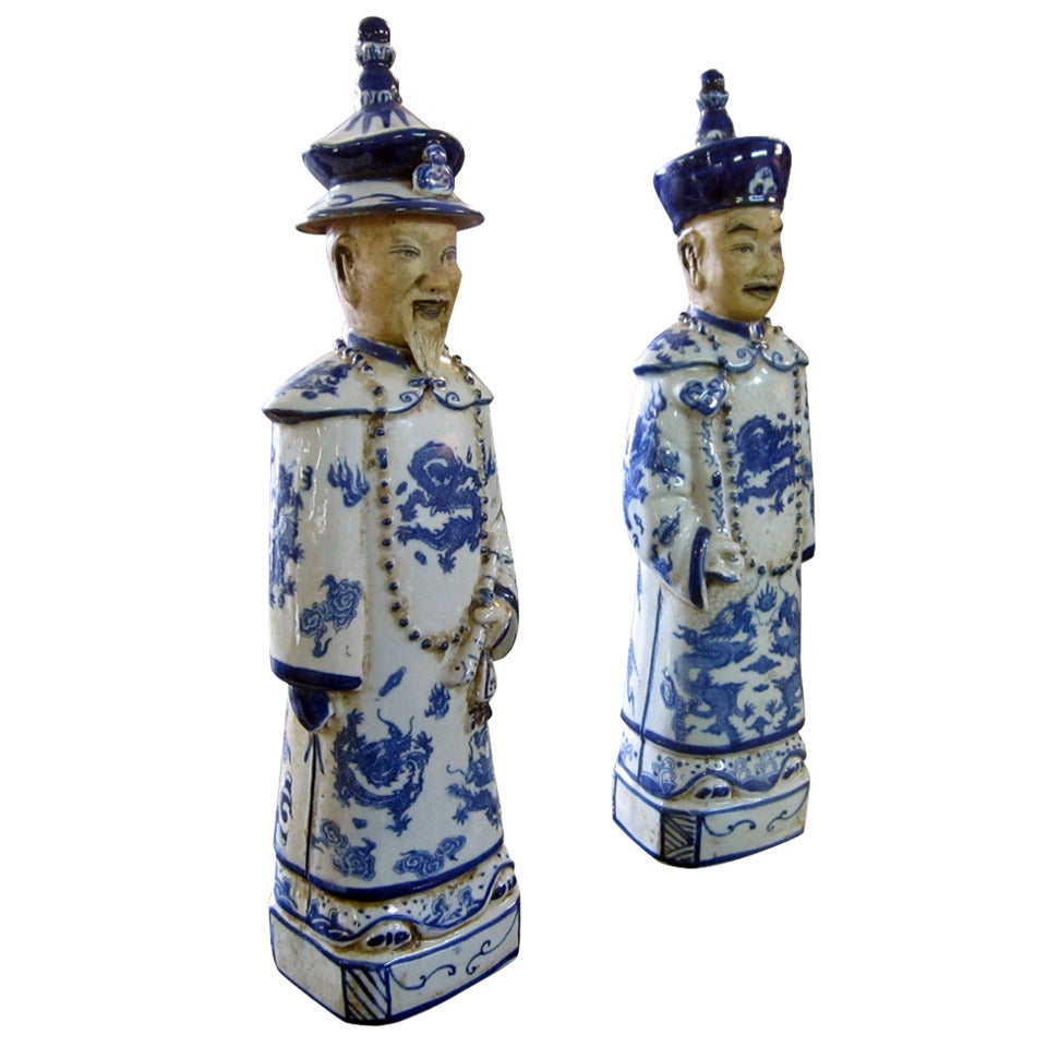 Pair of Antique HandCrafted Porcelain Chinese Statues For Sale at 1stdibs