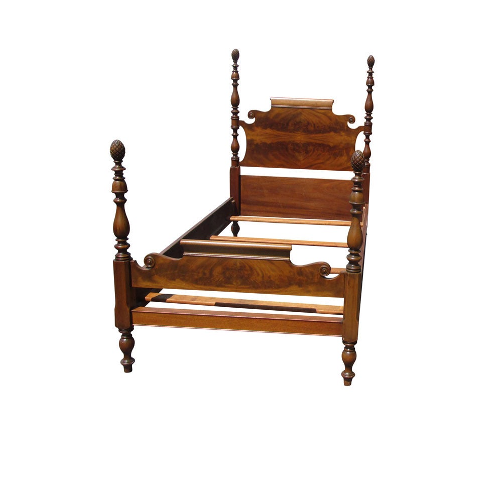 French Provincial Pair of Vintage 1930s Mahogany Twin Beds