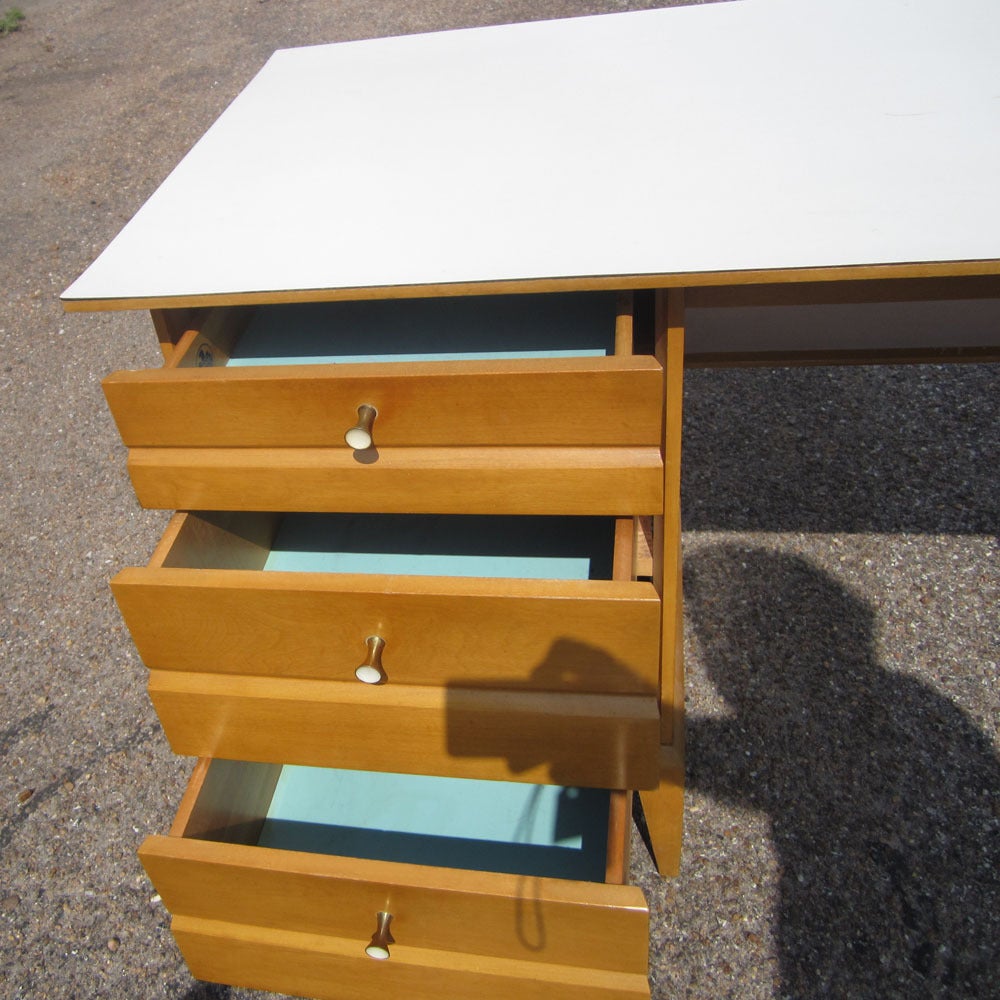 Vintage Heywood Wakefield Cadence Desk Vanity In Good Condition In Pasadena, TX