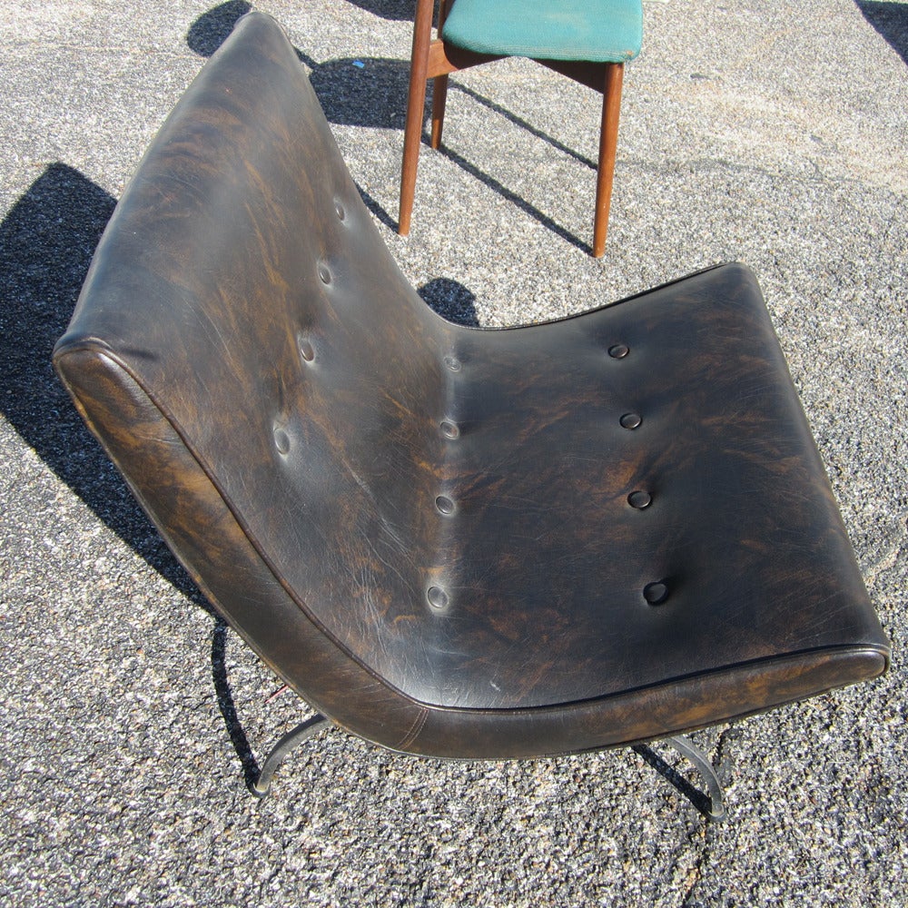 Mid-Century Modern Vintage Dark Brown Patina Leather Scoop Chair by Milo Baughman  For Sale