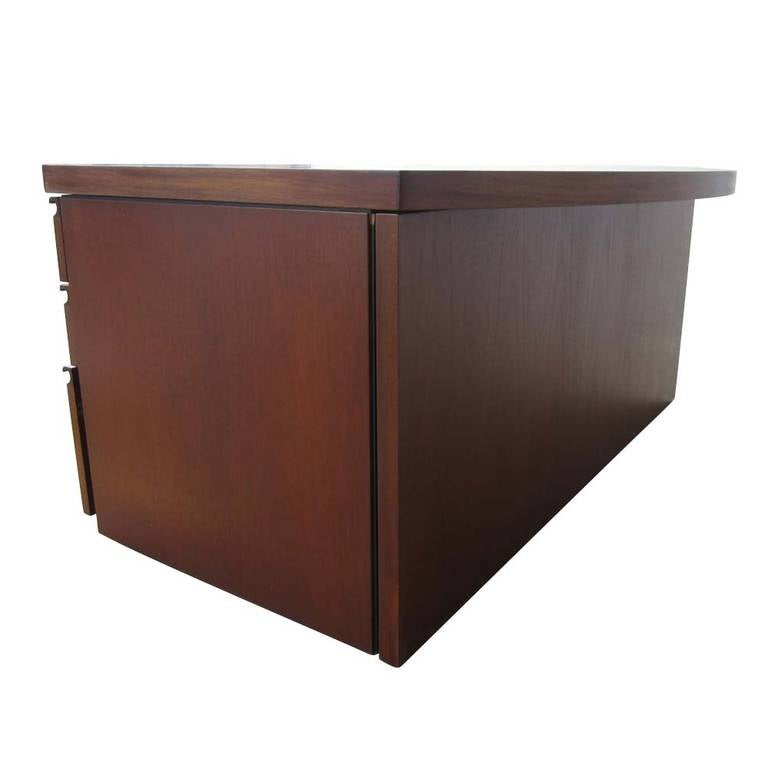 Mid-Century Modern Gwathmey-Siegel Double Pedestal Executive Desk for Knoll