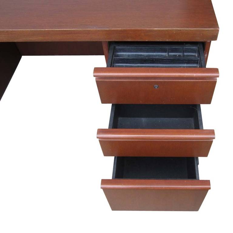 Gwathmey-Siegel Double Pedestal Executive Desk for Knoll In Excellent Condition In Pasadena, TX