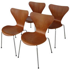 Set of Four Vintage Series 7 Chairs Designed by Arne Jacobsen for Fritz Hansen